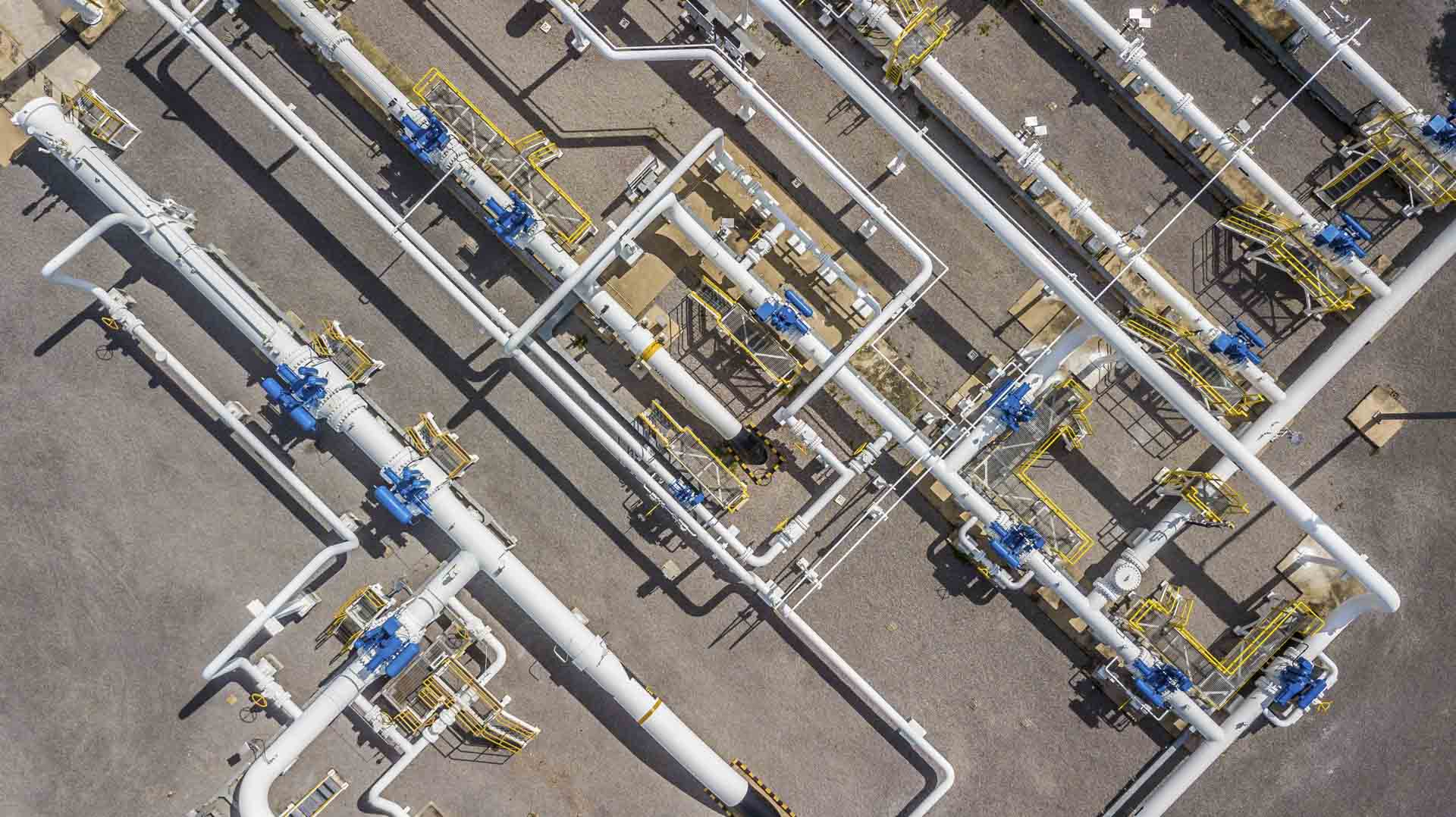 Two-Phase Flow Regimes in Gas-Liquid Pipes: Engineering Guide